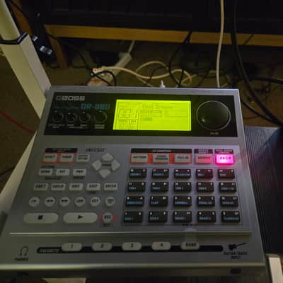 Boss DR-880