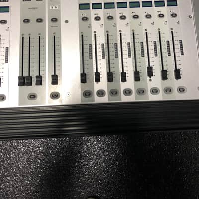 [Lot #24] Soundcraft Vi 3000, Stage Box, Cards, and Flight Case image 7