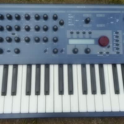 Waldorf Q 61-Key Synthesizer 1999 - 2011 - Blue image 2