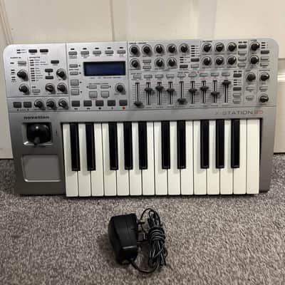 Novation X-Station 25-Key 8-Voice Synthesizer with USB Interface 2004 - Silver