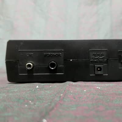 Realistic 3-Channel FM Wireless Microphone System image 4