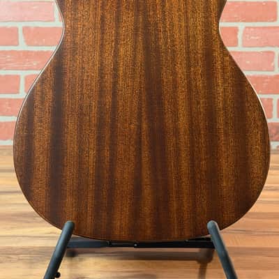 Martin 000JR-E Jeff Tweedy Junior Size Acoustic-Electric Guitar - Tweedy Burst image 13