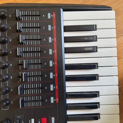 Akai MPK249 - Present - Black imagen 4