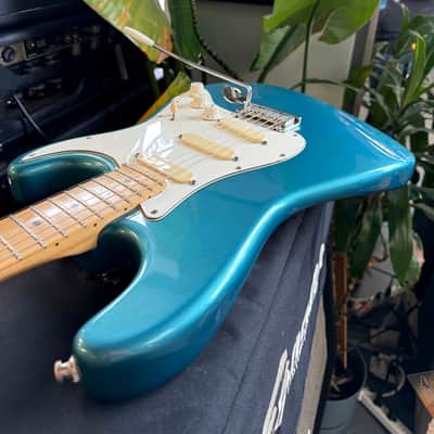Fender Strat Plus with Maple Fretboard 1987 - 1998 - Lake Placid Blue image 17