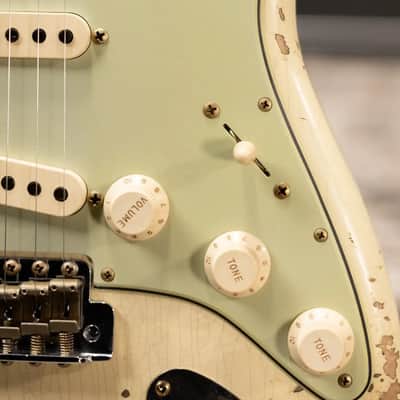Fender Custom Shop 1962 Stratocaster Heavy Relic Electric Guitar - Vintage White with Hardshell Case image 11