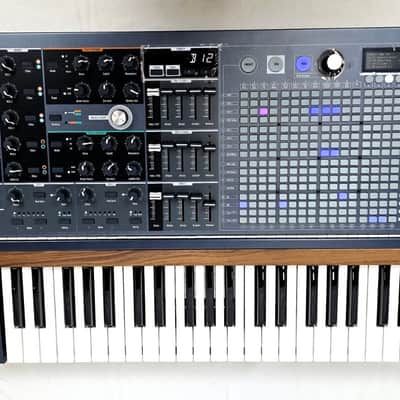 Arturia MatrixBrute Analog Monophonic Synthesizer 49-Key Keyboard Synthesizer image 13