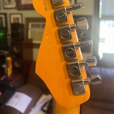 Fender Strat with Maple Fretboard 1987 - 1998 - Black image 13