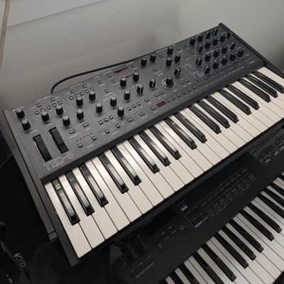 Oberheim TEO-5 44-Key 5-Voice Synthesizer 2024 - Present - Black image 7