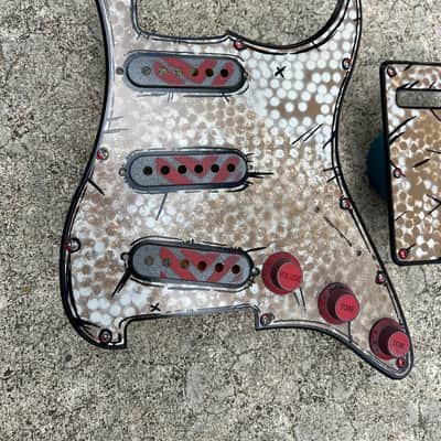 🎨 Custom Hand-Painted Stratocaster Pickguard Set (SSS) + Backplate — Rusted Relic Red-Core Design — 48/50/52mm Spacing image 3