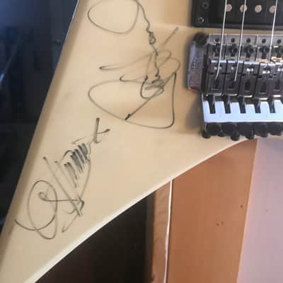 Kramer V 1980’s  White signed by kiss image 2