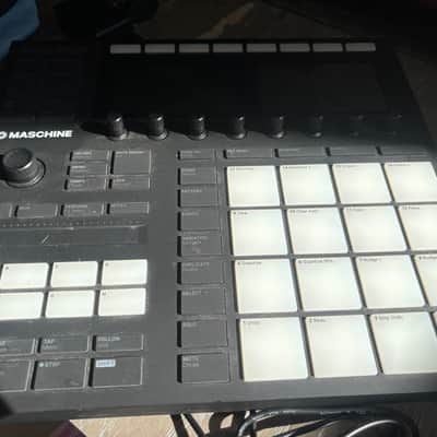 Native Instruments Maschine MKIII 2010s - Black image 2