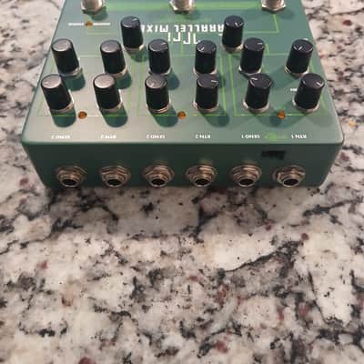 Electro-Harmonix Tri Parallel Mixer Effects Loop Mixer/Switcher image 6