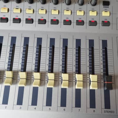 Yamaha 01X mLAN Digital Mixing Studio image 4