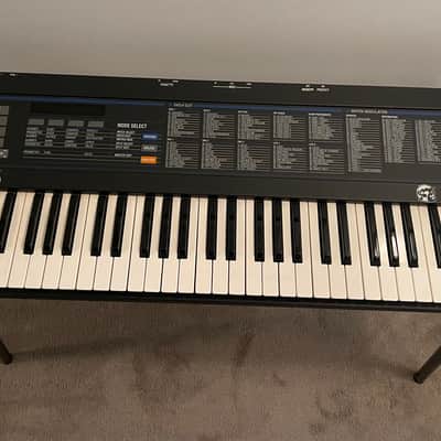 Oberheim Matrix 6 61-Key 6-Voice Synthesizer 1986 - Black with road case and stand