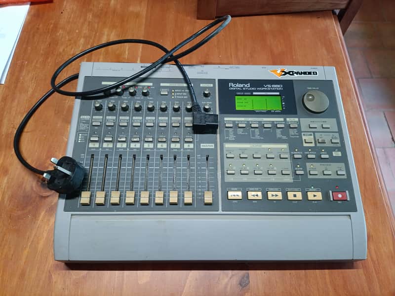 Roland VS-880 Digital Multitrack Recorder image 1