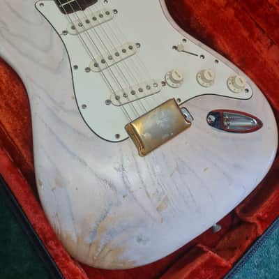 Vintage Fender Stratocaster bridge cover 1950s 1960s - gold Mary Kaye image 9