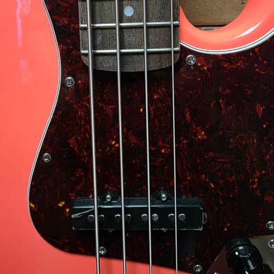 Squier Classic Vibe 60's Jazz Bass - Tahitian Coral image 10
