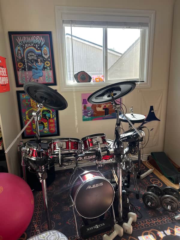 Alesis Strike Kit Electronic Drum Set 2019 - Black / Red image 1