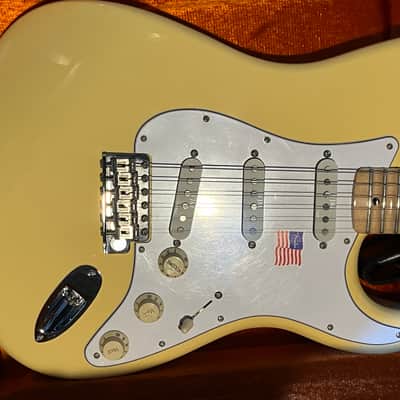 Fender Yngwie Malmsteen Artist Series Signature Stratocaster with Maple Fretboard 2007 - Present - Vintage White image 7