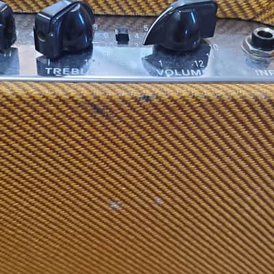 Fender Blues Junior Lacquered Tweed 15-Watt 1x12" Guitar Combo 2016 - Present - Lacquered Tweed image 5