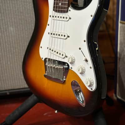 Fender XII 12-String Stratocaster Made in Japan- Fujigen- 1994-1995 3-Tone Sunburst image 3