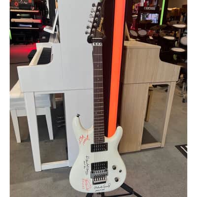 San Francisco Giants Autographed Collectible Joe Satriani Signature Model Electric Guitar (Pre-Owned) (Joe Satriani Private Collection) image 2