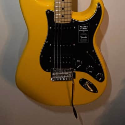Fender HSS Player Stratocaster - Ferrari Yellow image 9