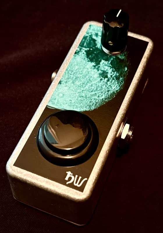 Saturnworks Arcade Button Soft Touch Momentary Killswitch Kill Mute Stutter Switch + Volume Control Pedal with Neutrik Jacks - Handcrafted in California image 1