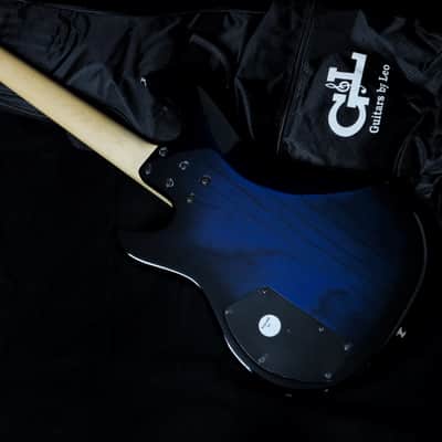 G&L Tribute Series L-2000 Bass with Maple Fretboard 2011 - Blueburst image 3
