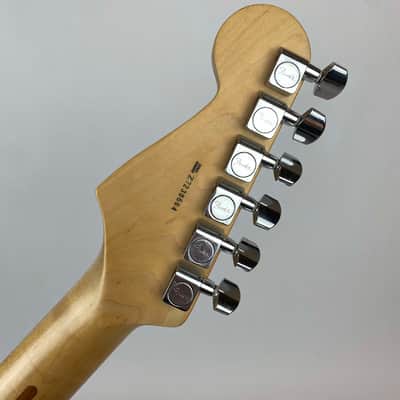 Fender VG Strat USA . - Sunburst with Rosewood neck.& Fender hardshell case image 16