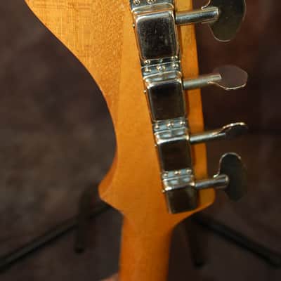 Video Demo 1967 Avalon AV-2 Shaggs Double Pickup Bass Guitar Pro Setup Original Hard Shell Case image 9