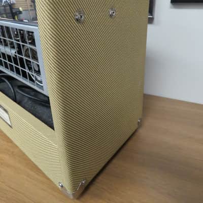 Peavey Classic 30 2-Channel 30-Watt 1x12" Guitar Combo w. Pedal and Upgraded Speaker image 9