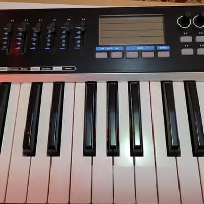 Samson Graphite 49 USB MIDI Keyboard Controller 2010s - Black/White image 6