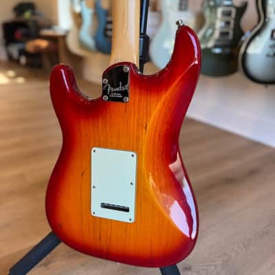 Fender American Elite Stratocaster with Rosewood Fretboard 2016 - 2019 - Aged Cherry Burst image 6