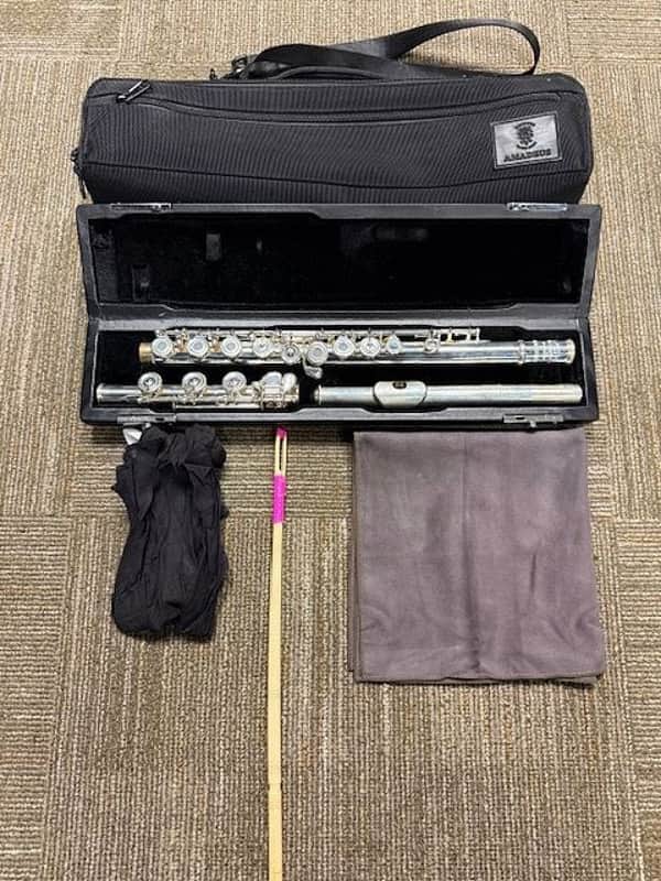 Haynes AF680 Amadeus C Standard Open Hole, Sterling Silver Head Joint, w/ Low B Foot Flute, Mint Condition image 1
