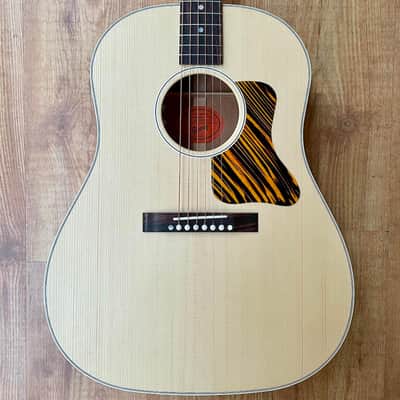 Gibson J-35 '30s Faded Natural image 2