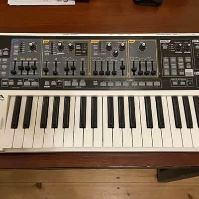 Roland SH-01 GAIA 37-Key Digital Synthesizer | Reverb Canada