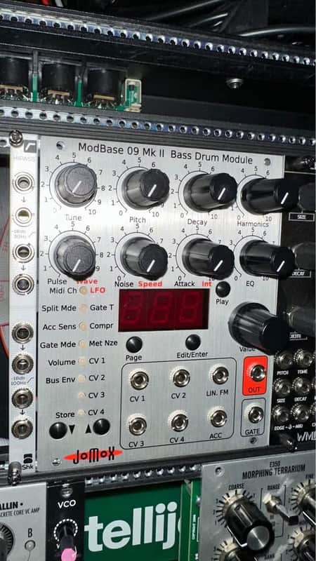JoMox ModBase 09 MK2 - Silver image 1