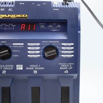 Roland GR-09 Guitar Synthesizer With Power Supply Made in Japan Guitar Effect Pedal ZG26632 image 3