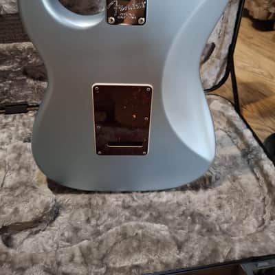 Fender American Elite Stratocaster HSS Shawbucker with Maple Fretboard 2019 - Satin Ice Blue Metallic image 5