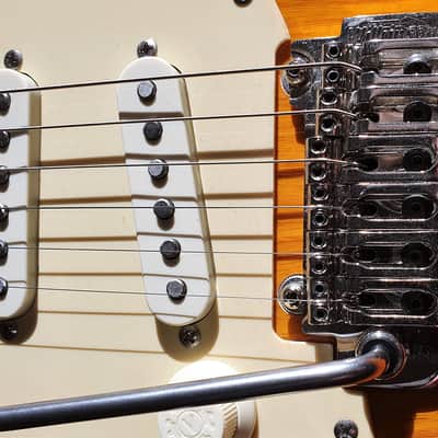 LAG New Vintage Jet JV500LH Left Handed (DiMarzio/Wilkinson/Locking auto-trim tuners) + Gigbag image 8