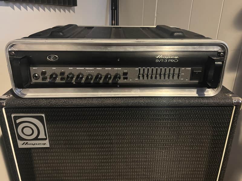 Ampeg SVT-3 PRO 450-Watt Rackmount Bass Amp Head