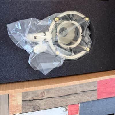 Soyuz Microphones 017 FET Large Diaphragm Cardioid Condenser Microphone 2019 - 2021 - Cream / Brass image 2