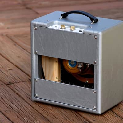 Deluxe Amplification Ricky Rocket image 2