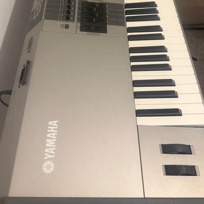 Yamaha Motif 8 Production Synthesizer 2000s - Gray image 2