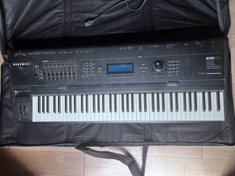 Kurzweil K2500X 88-Key Digital Workstation Synthesizer 1990s - Black image 1