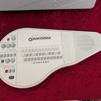Vintage Suzuki Omnichord System Two Model OM-84 Synthesizer w/ Hard Case, Manual & Overlay 1984 - Ivory image 13