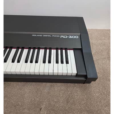 Roland RD-300 - Digital Piano - Black - Excellent w/ Hard Case image 5