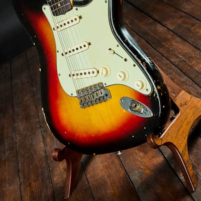 Fender STRATOCASTER 1963 - 3 TONE SUNBURST image 4