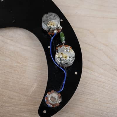 Fender PB62 PB57 LH Precision P Bass Pickguard Left Handed Prewired Loaded with Pots, Capacitor, and Jack MIJ / CIJ Black 3 Ply Unused Old Stock 13 Hole Vintage Style Reissue image 4